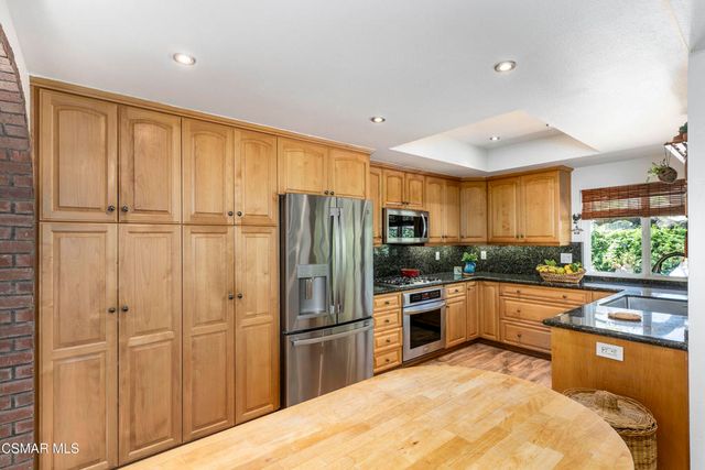 2124 Glenhollow Street, Westlake Village, CA 91361