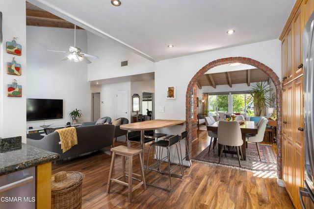 2124 Glenhollow Street, Westlake Village, CA 91361