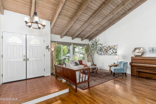 2124 Glenhollow Street, Westlake Village, CA 91361