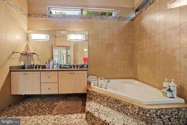 6525 76TH ST, Cabin John, MD 20818