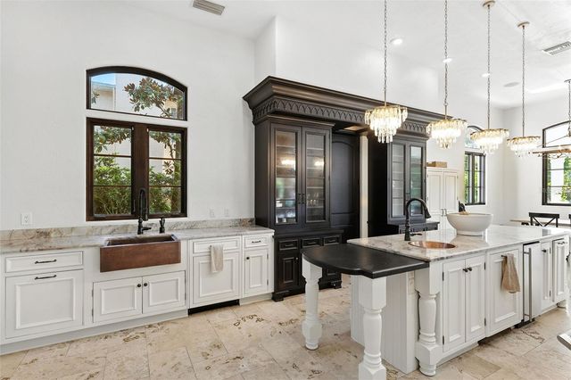 4555 W SWANN AVENUE, Tampa, FL 33609