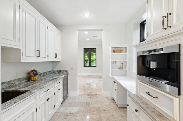 4555 W SWANN AVENUE, Tampa, FL 33609
