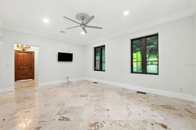 4555 W SWANN AVENUE, Tampa, FL 33609