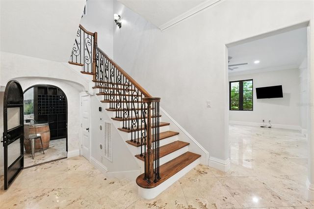 4555 W SWANN AVENUE, Tampa, FL 33609