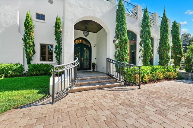 4555 W SWANN AVENUE, Tampa, FL 33609