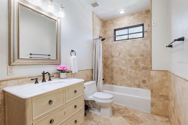 4555 W SWANN AVENUE, Tampa, FL 33609