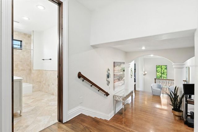 4555 W SWANN AVENUE, Tampa, FL 33609