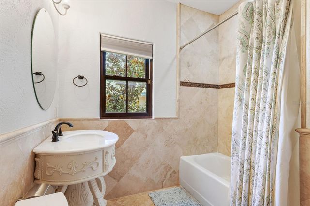4555 W SWANN AVENUE, Tampa, FL 33609