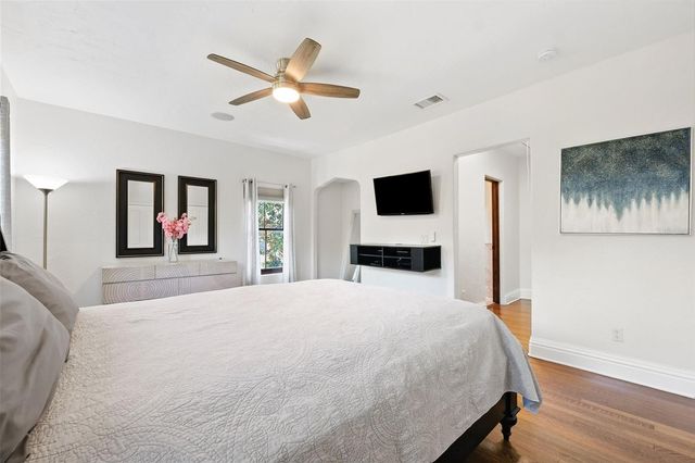 4555 W SWANN AVENUE, Tampa, FL 33609
