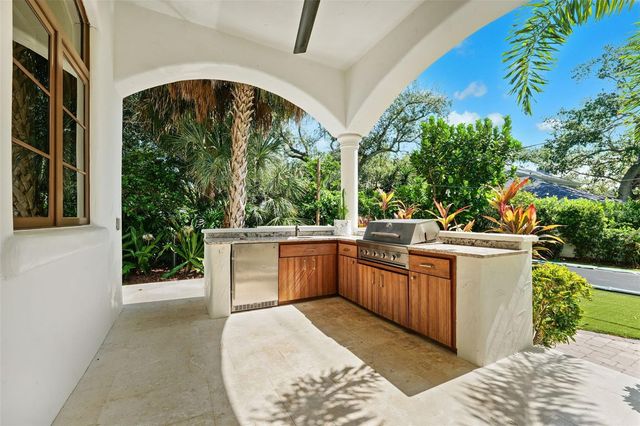 4555 W SWANN AVENUE, Tampa, FL 33609