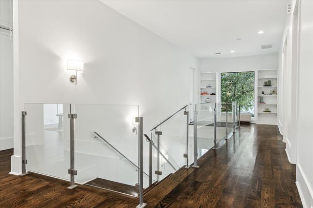 1010 Waltway Drive, Houston, TX 77008