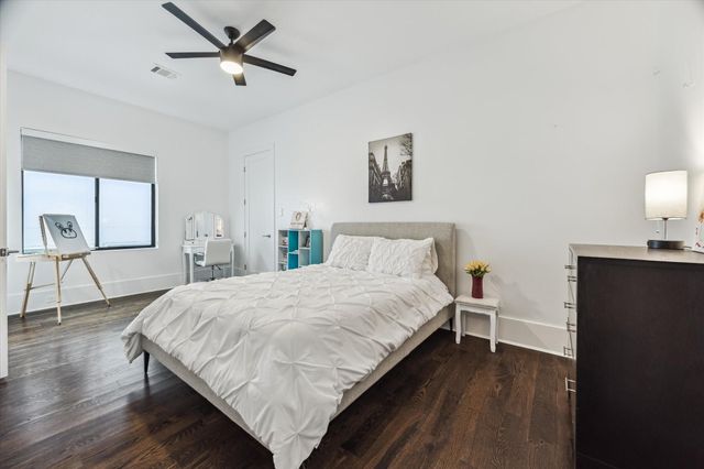 1010 Waltway Drive, Houston, TX 77008