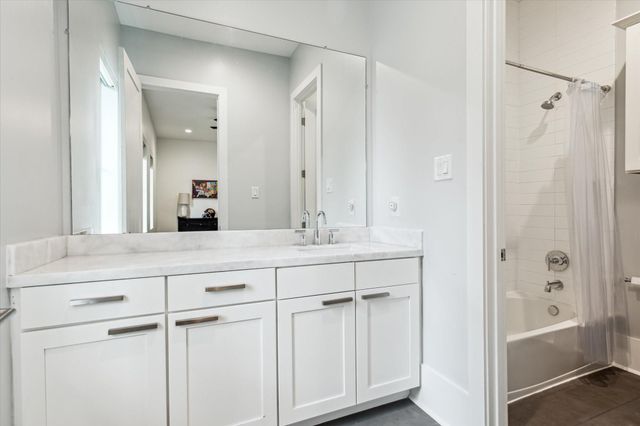 1010 Waltway Drive, Houston, TX 77008
