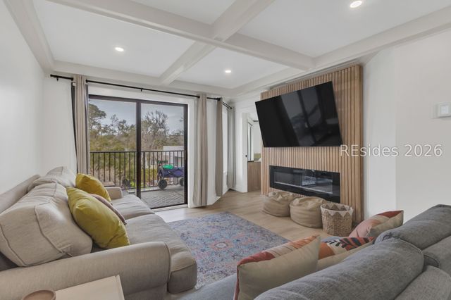 10 Lemoyne Ave Apt 412, Hilton Head Island, SC 29928