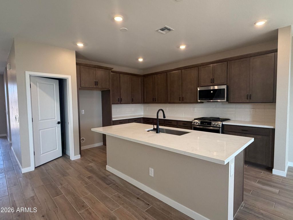 18183 W Pioneer Street, Goodyear, AZ 85338 — photo 2