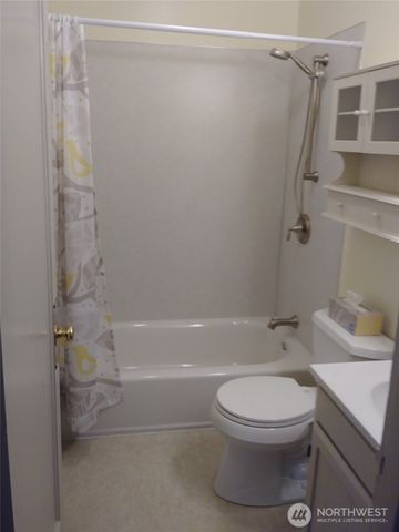 1302 33rd Avenue NE, Olympia, WA 98506