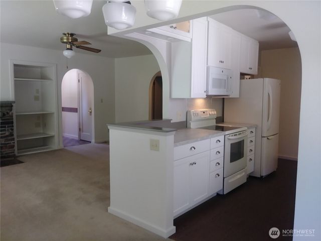 1302 33rd Avenue NE, Olympia, WA 98506