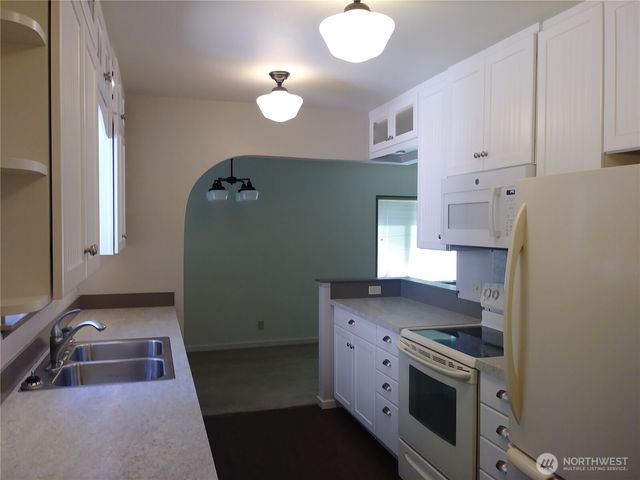 1302 33rd Avenue NE, Olympia, WA 98506
