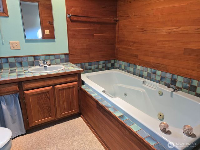 1302 33rd Avenue NE, Olympia, WA 98506