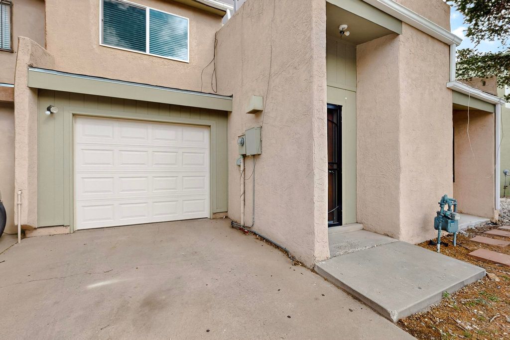 208 SHAWNEE Court SE, Albuquerque, NM 87108