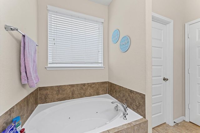 9962 Norhill Heights Lane, Brookshire, TX 77423