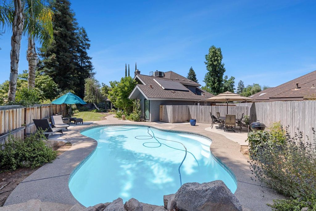 Image 17 of property listing at 580 E Salem Avenue, Fresno, CA 93720