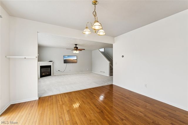 2352 Becket Circle, Stow, OH 44224