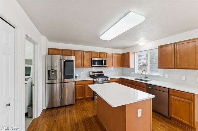 2352 Becket Circle, Stow, OH 44224