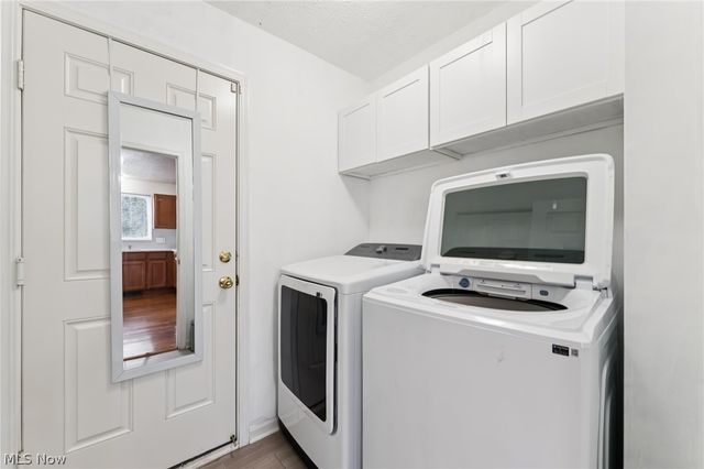 2352 Becket Circle, Stow, OH 44224