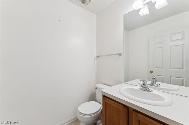 2352 Becket Circle, Stow, OH 44224