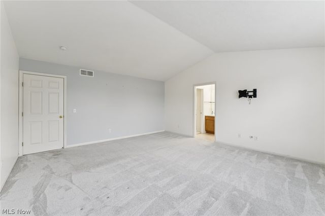 2352 Becket Circle, Stow, OH 44224