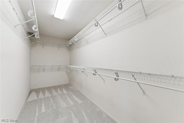 2352 Becket Circle, Stow, OH 44224