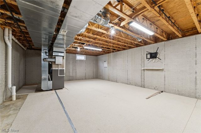 2352 Becket Circle, Stow, OH 44224