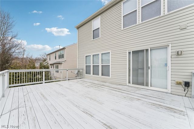 2352 Becket Circle, Stow, OH 44224