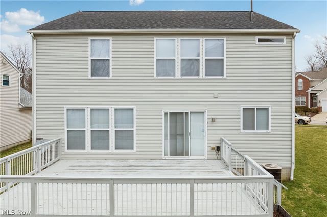 2352 Becket Circle, Stow, OH 44224