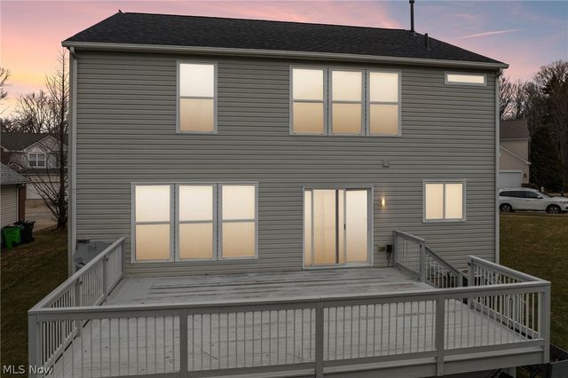 2352 Becket Circle, Stow, OH 44224