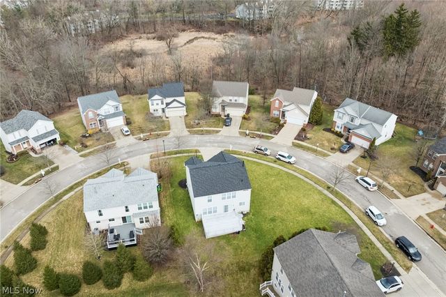 2352 Becket Circle, Stow, OH 44224