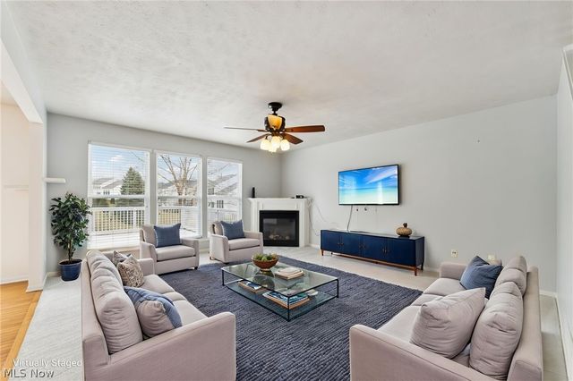 2352 Becket Circle, Stow, OH 44224