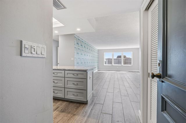 5220 BRITTANY DR S 901, St Petersburg, FL 33715
