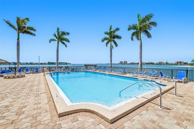 5220 BRITTANY DR S 901, St Petersburg, FL 33715
