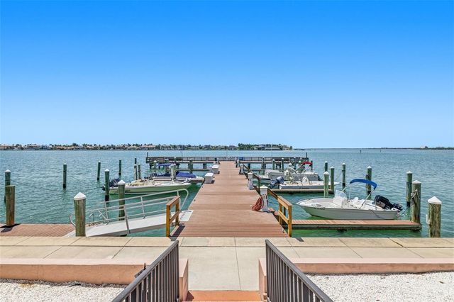5220 BRITTANY DR S 901, St Petersburg, FL 33715