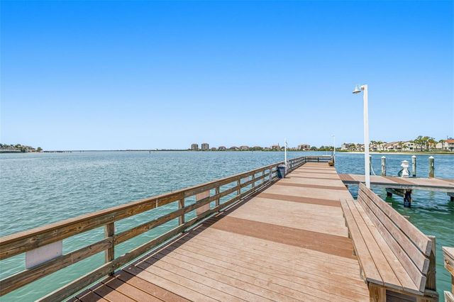 5220 BRITTANY DR S 901, St Petersburg, FL 33715
