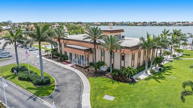 5220 BRITTANY DR S 901, St Petersburg, FL 33715