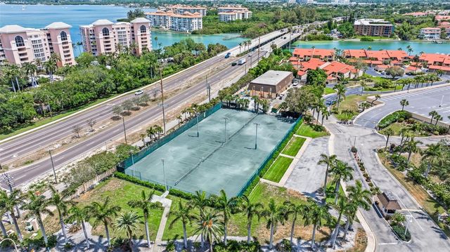 5220 BRITTANY DR S 901, St Petersburg, FL 33715