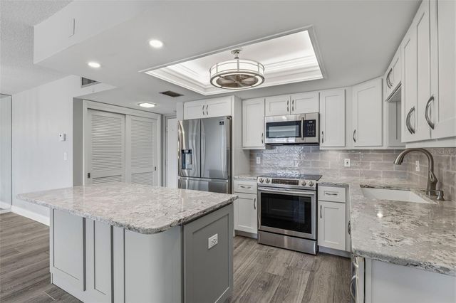 5220 BRITTANY DR S 901, St Petersburg, FL 33715