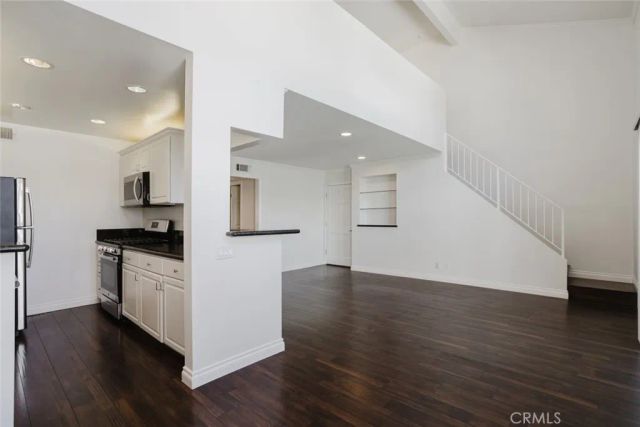 21529 Saticoy Street 217, Canoga Park, CA 91304