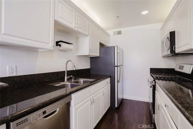 21529 Saticoy Street 217, Canoga Park, CA 91304
