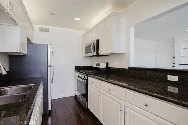21529 Saticoy Street 217, Canoga Park, CA 91304