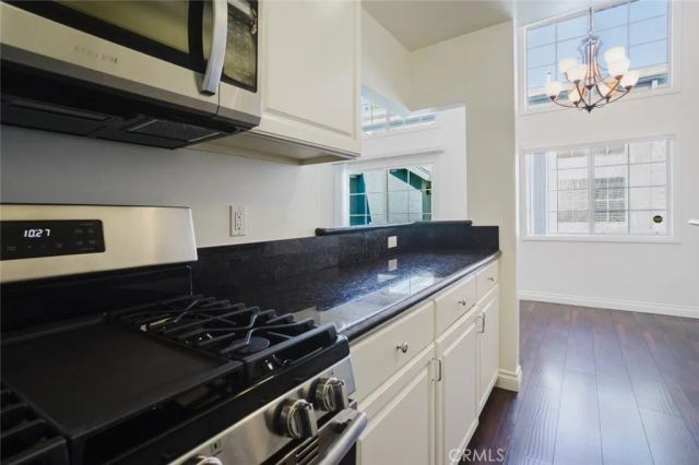 21529 Saticoy Street 217, Canoga Park, CA 91304