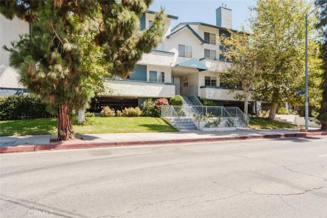 21529 Saticoy Street 217, Canoga Park, CA 91304